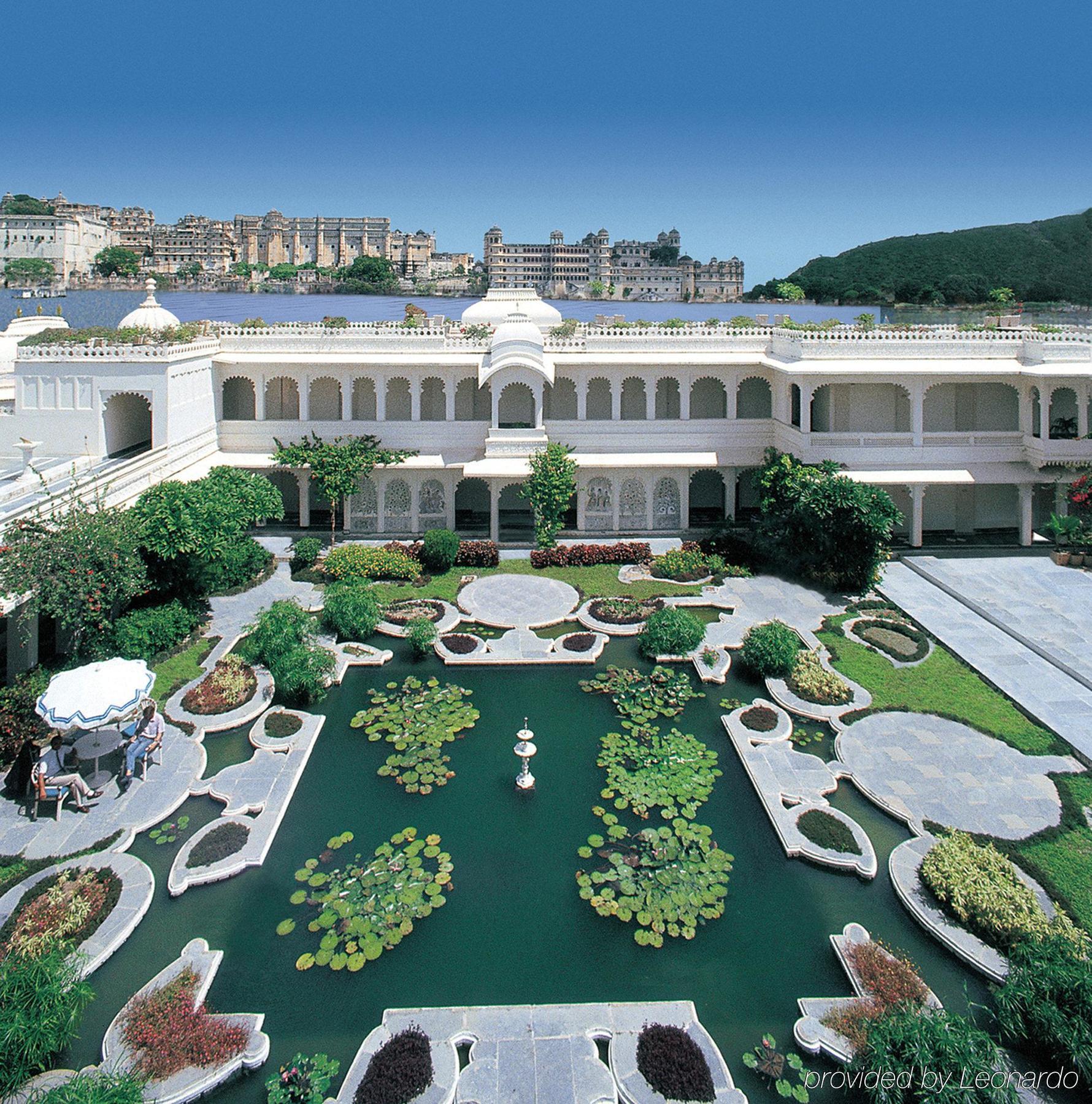 Taj Lake Palace Udaipur Exterior photo